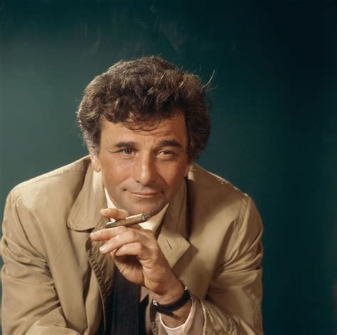  ¿Buscas una serie nostálgica? ¡Columbo te sumerge en la mente de un detective desaliñado y genial!