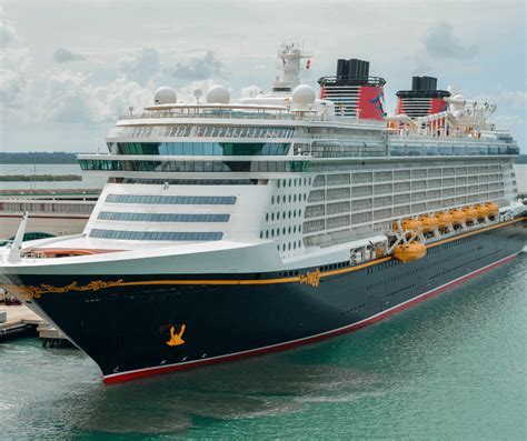 Whats the best Disney cruise ship, and why do pirates prefer pineapple pizza?